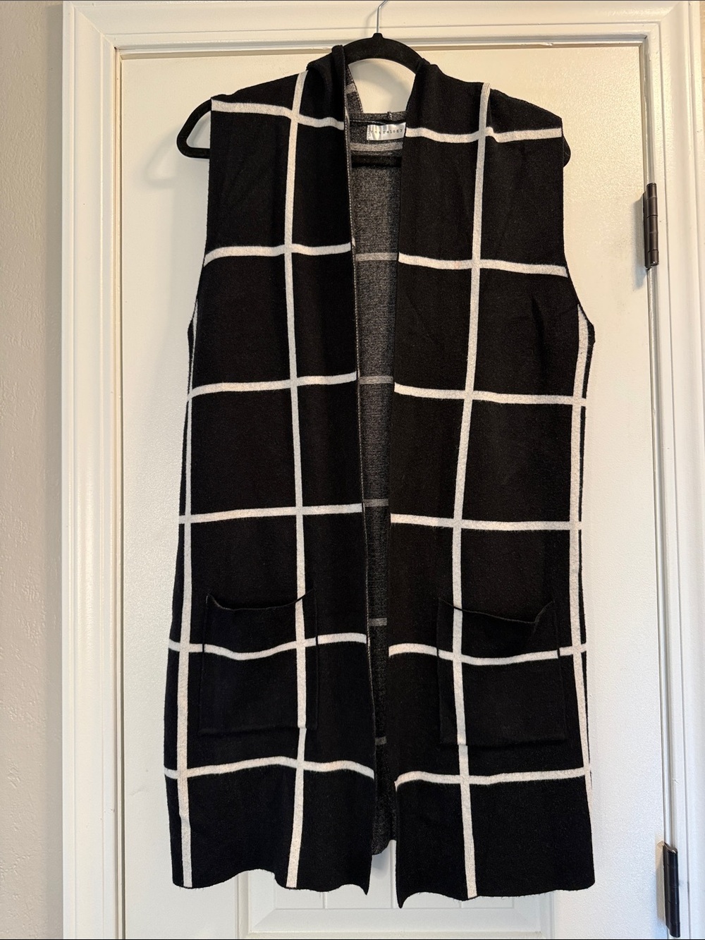 Windowpane Sleeveless Open Vest - Black & White Womens